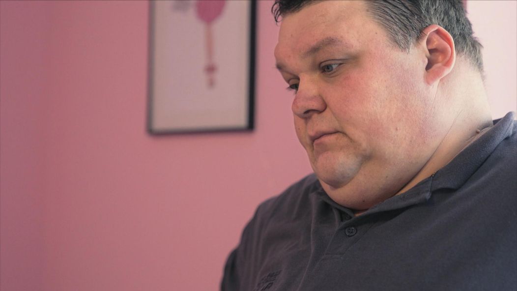 Andrejova manželka Katka už nevládze. Obezita im ničí život.