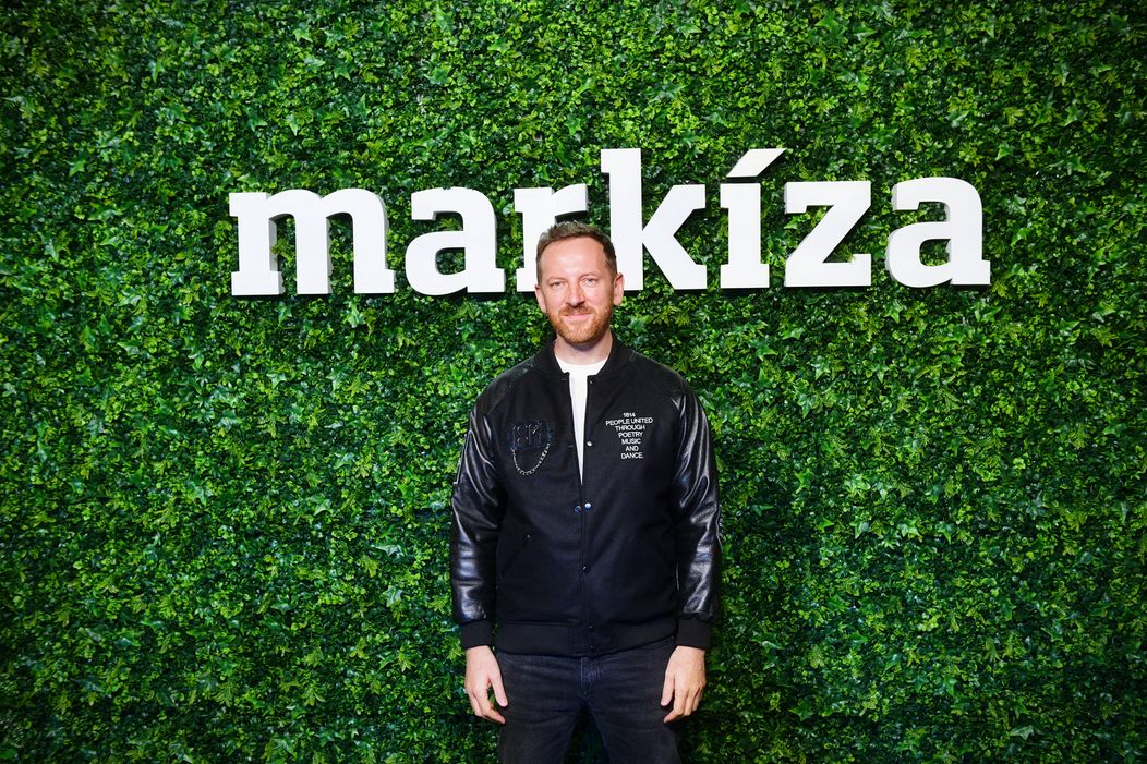 Miro Jaroš na markizáckej párty.