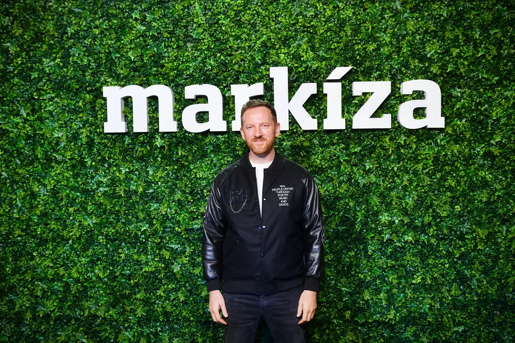 Miro Jaroš na markizáckej párty.