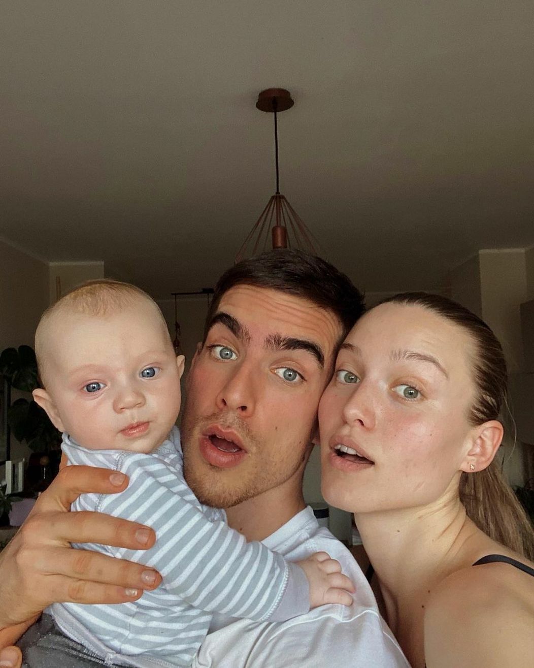 Adam Bardy s manželkou Bibi a synom Alanom