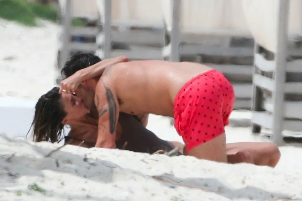 Ed Westwick si užíval s krásnou priateľkou Jessicou Serfaty. 