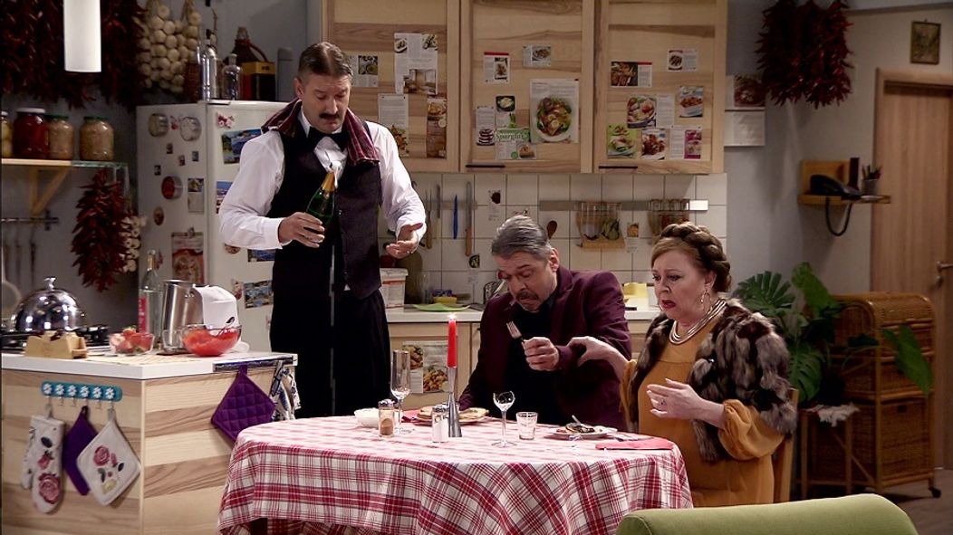 Andy Kraus náhodou zátkou zo šampanského trafil pohár
