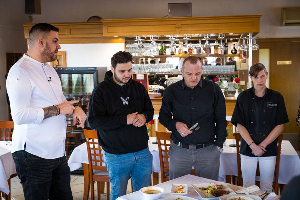 Reštaurácia Pekidors - zábery z 8. časti tretej série šou Na nože