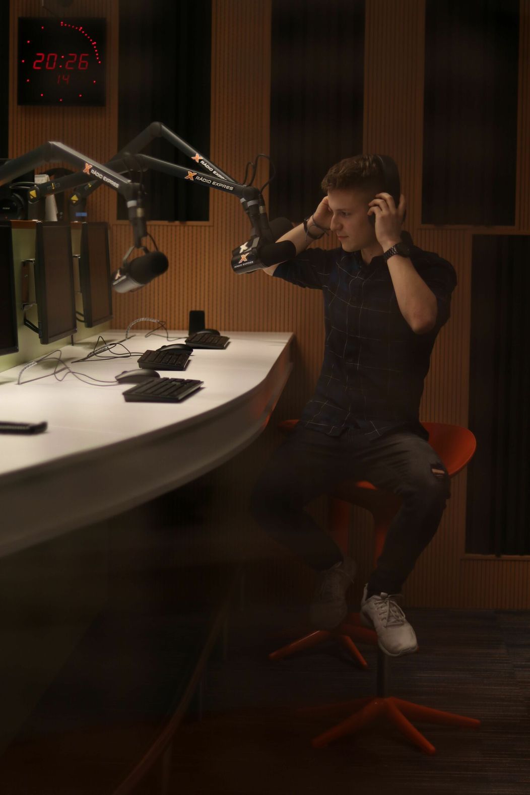 Dominik má skúsenosti so spravodajstvom aj z rádia