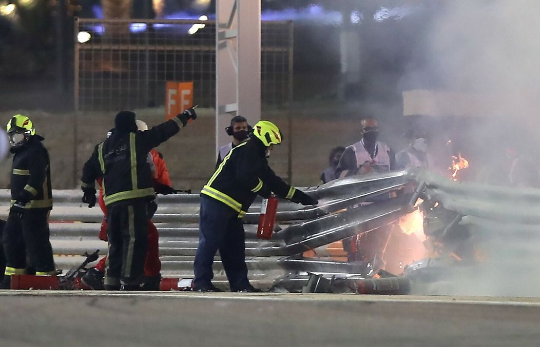 Zhorená časť kokpitu Romaina Grosjeana.