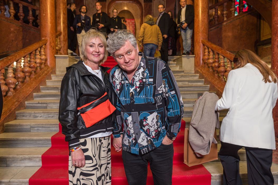 Miroslav Hanuš s manželkou na premiére druhej série Voyo Originálu Iveta