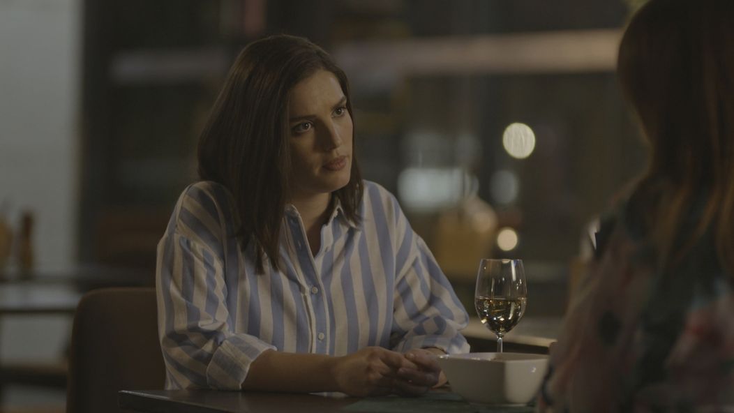 Júlia odkryje smutnú minulosť.