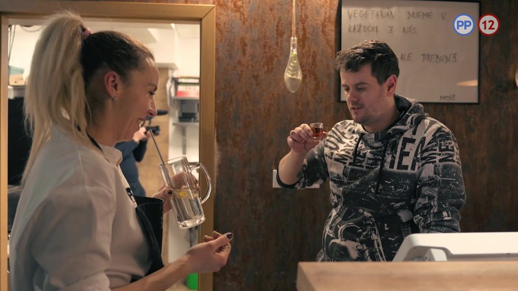 Na nože - Alkohol do kuchyne nepatrí!