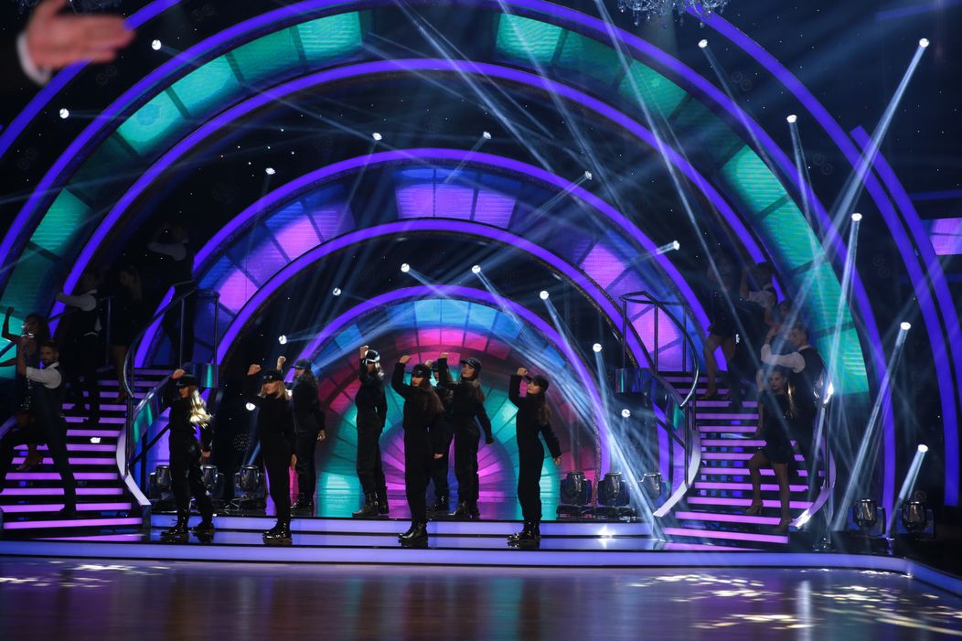 Fantastické úvodné číslo v podaní tanečníkov z Let's Dance