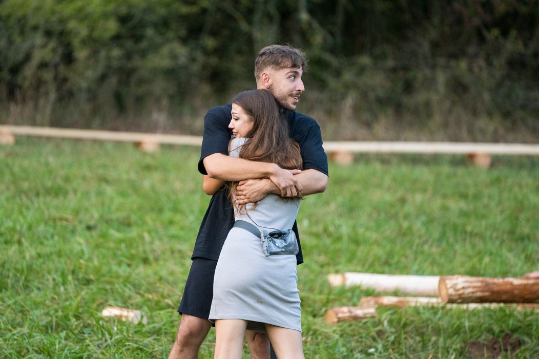Do duelu ide Peter s Timom, Denis sa vrátil na Farmu