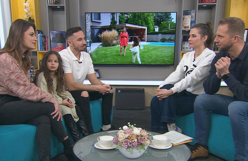 Larisa Mižigar s otcom a Macou Zábranskou v Teleráne