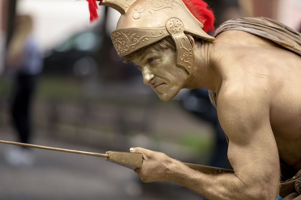 Janko Koleník ako živá socha - Adam