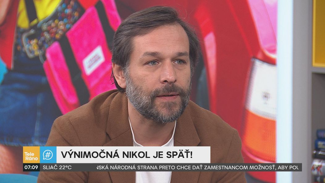 Michaela Majerníková a Kamil Mikulčík zo seriálu Výnimočná Nikol v Teleráne