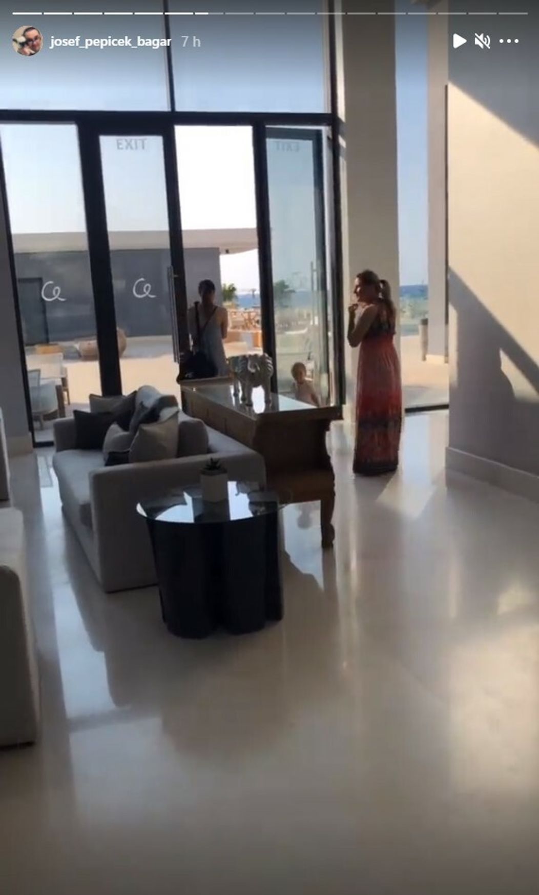 Monika na dovolenke s rodinou