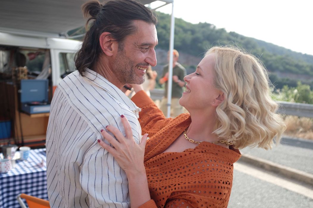 Na svete je trailer debutového filmu Samuela Spišáka Smolu nosíš ty, láska