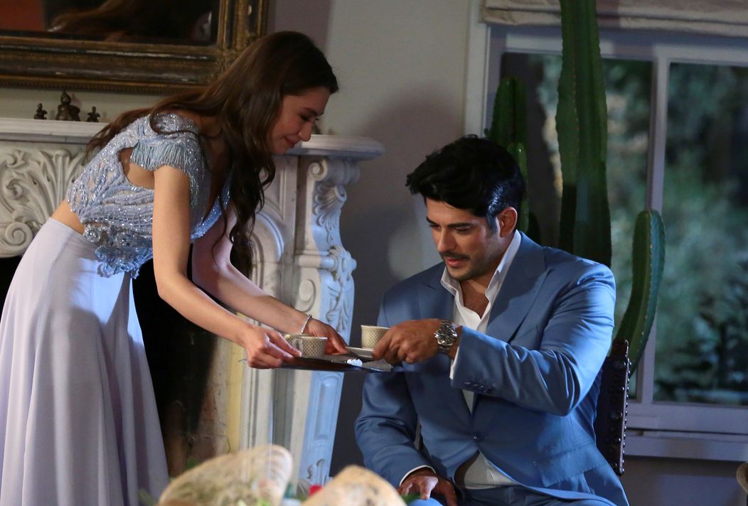 Nekonečná láska - zásnuby Nihan a Kemala