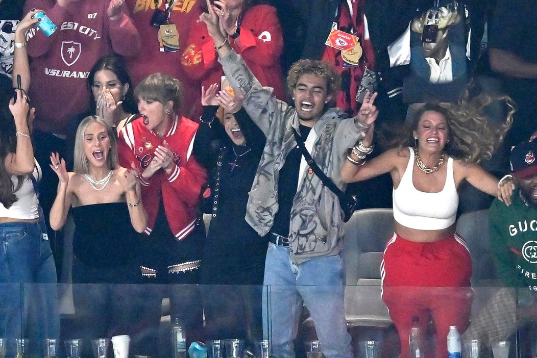Taylor Swift s Blake Lively na Super Bowl