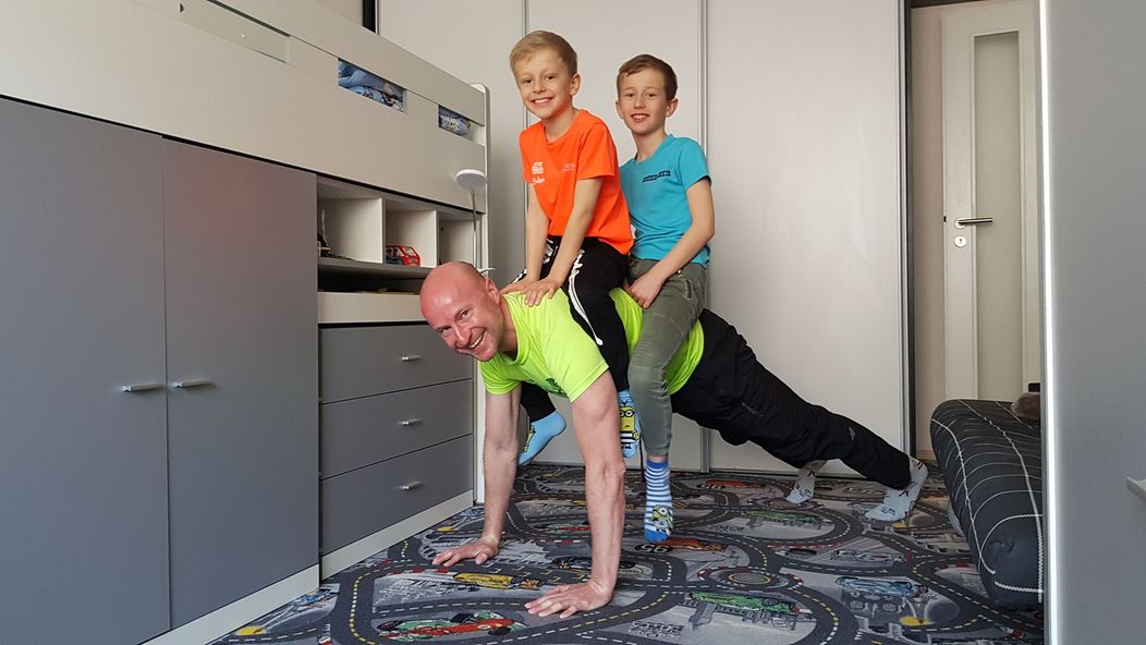 Moderátori radia, ako cvičiť doma