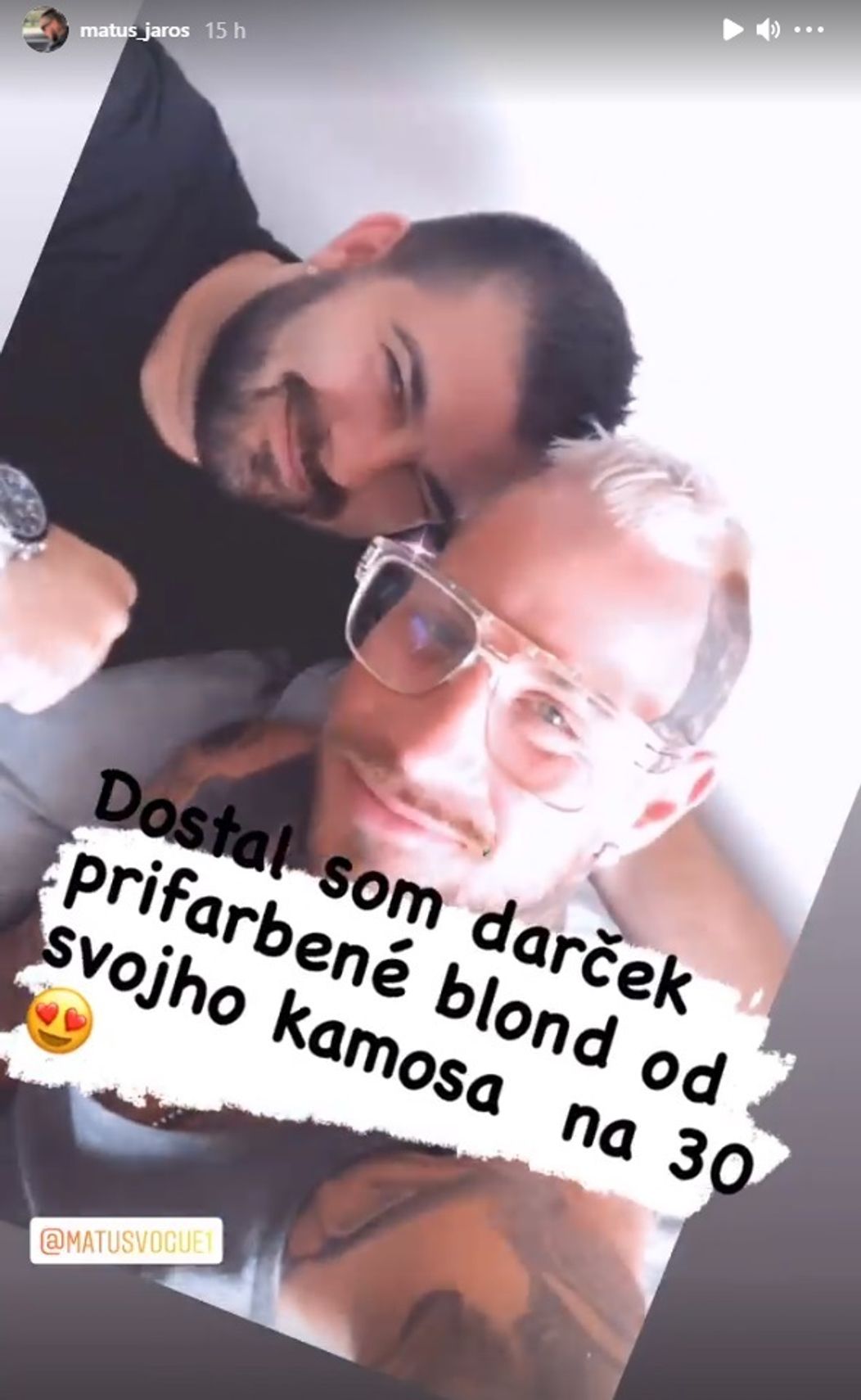 Matúš s blond vlasmi