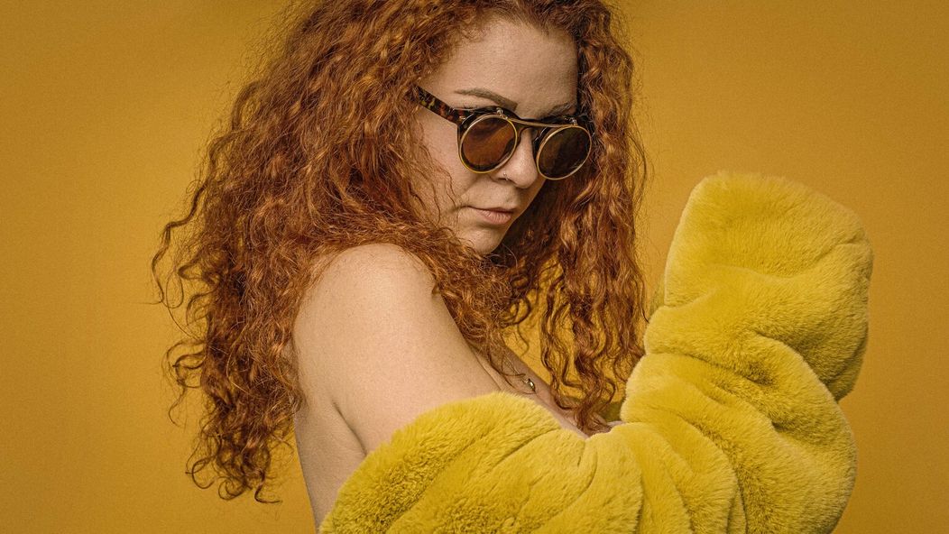 Sprava Ivan Barbašev, Vince Dunn a Zach Sanford zo St. Louis oslavujú gól proti NY Rangers.