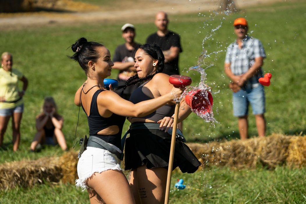 Hru s kačičkami a vedierkami ovládli Lucia s Adamom