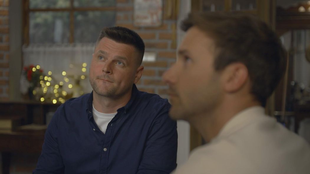 Moderátor Vlado Varecha v seriáli Mama na prenájom