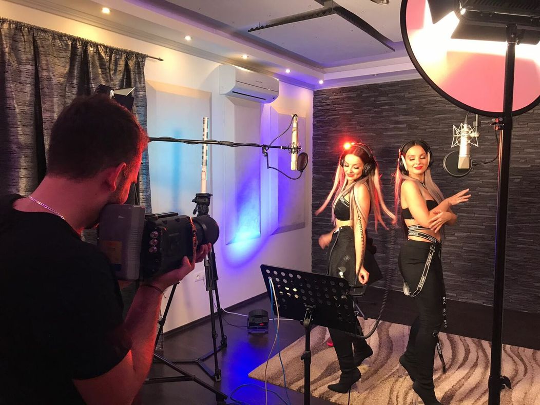 TWiiNSky nakrútili skvelý cover.