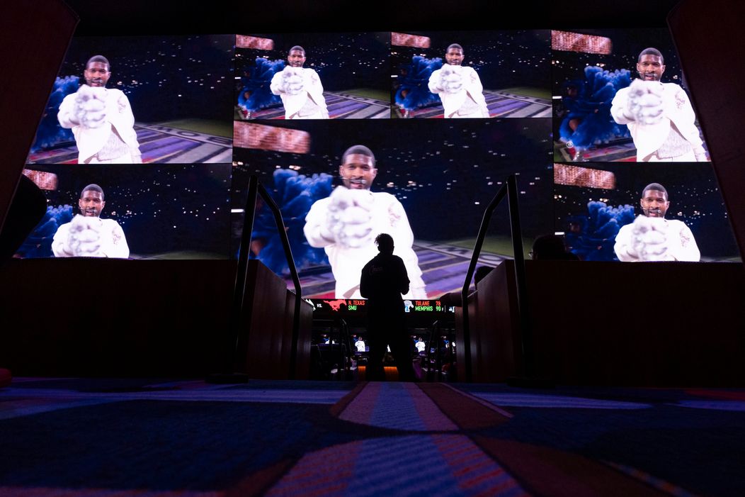 Usher ovládol Halftime Show