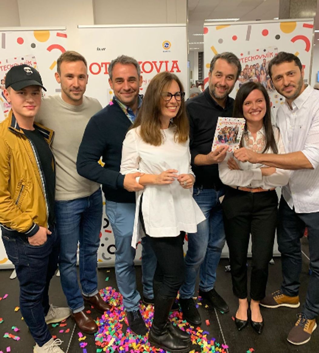 Scenáristky Hanka Lasicová a Katka Mikulíková na krste Oteckovníka.