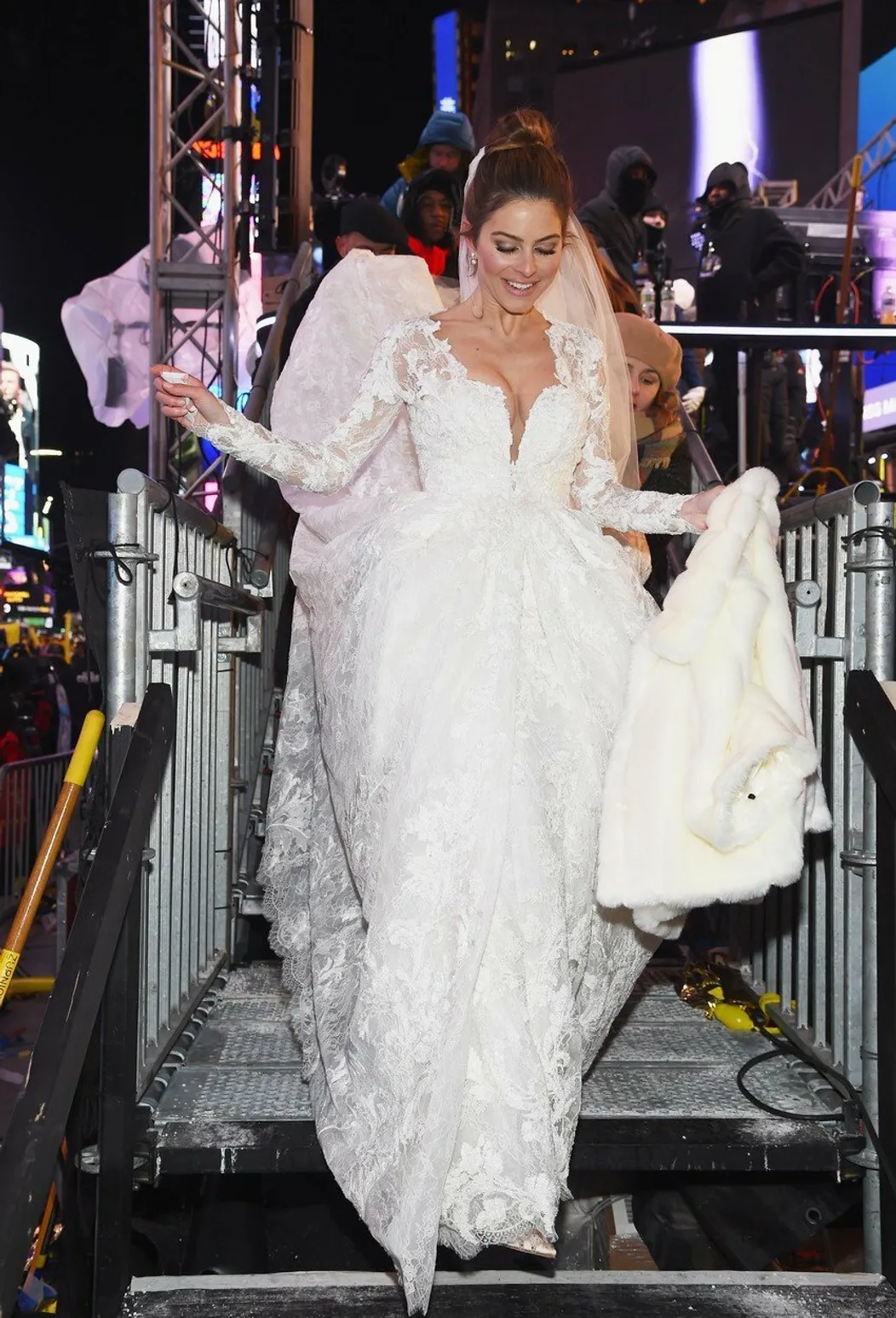 Maria Menounos sa vydala
