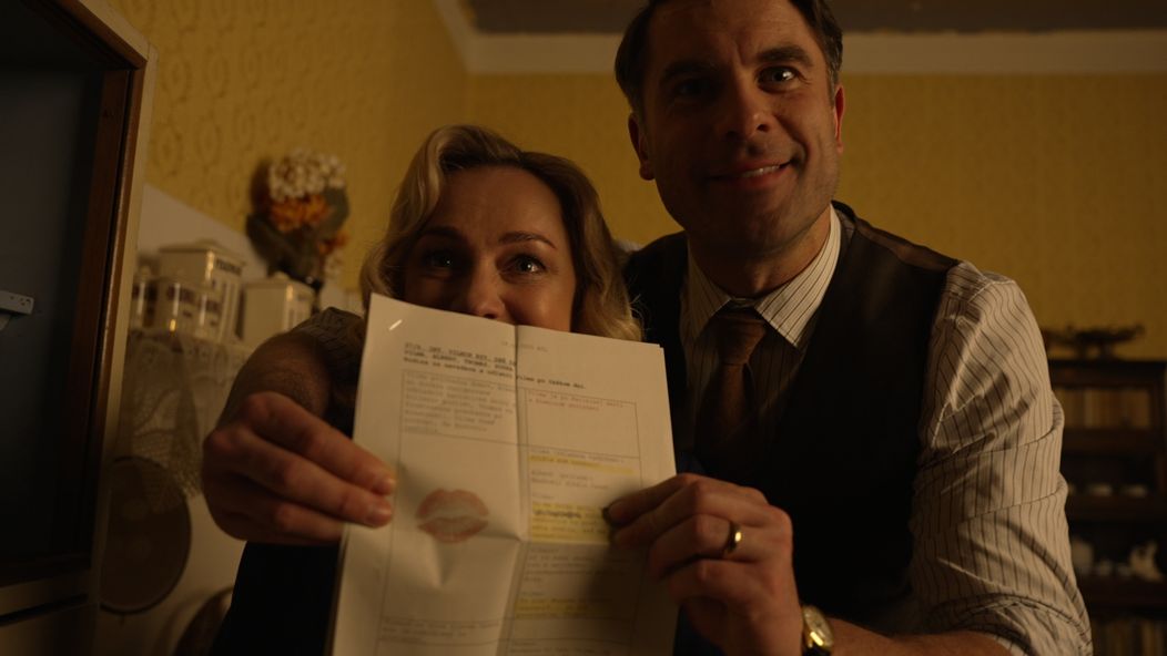 Monika Hilmerová a Ján Dobrík v „making of“ epizóde Dunaj, k vašim službám: Príbeh, ktorý ožil