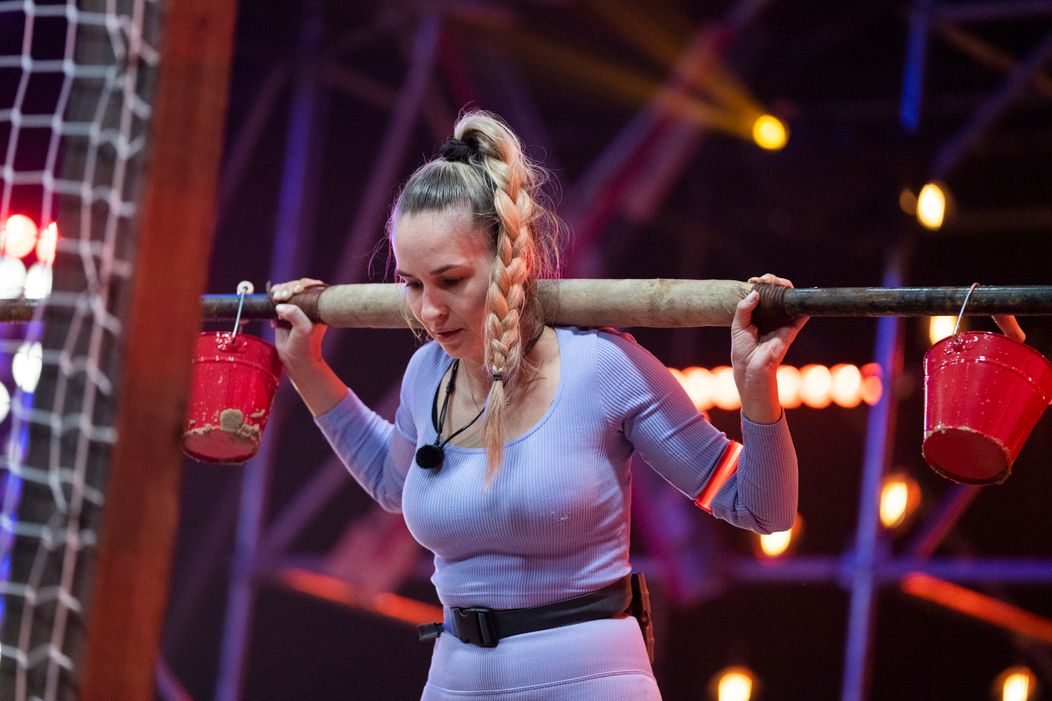 Duel pomocníkov, Farmu neopustil nikto, Matúš novým farmárom týždňa