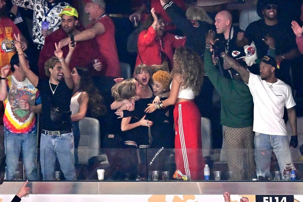 Taylor Swift s Blake Lively na Super Bowl