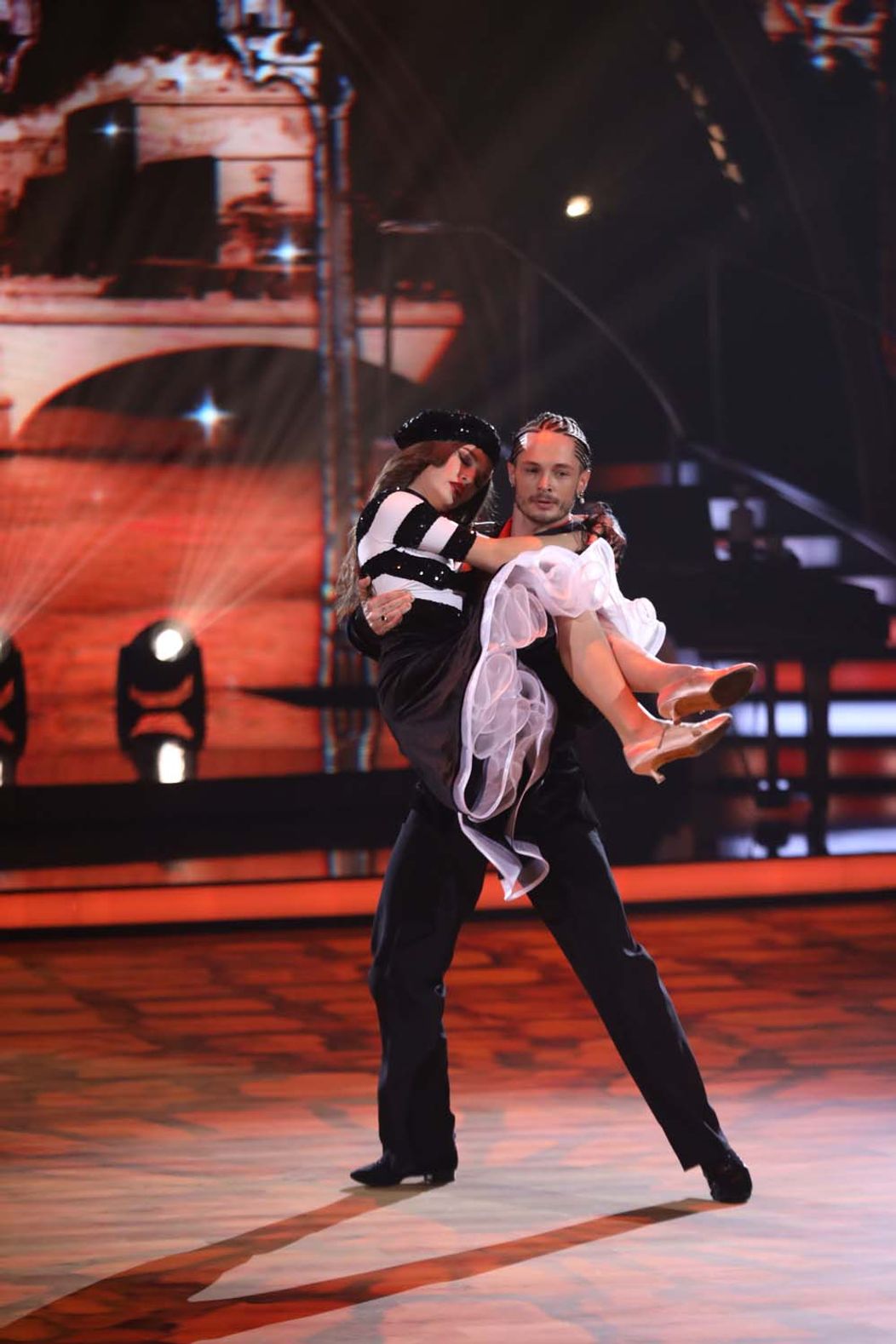 Let´s Dance 5. kolo - Tanečný parket