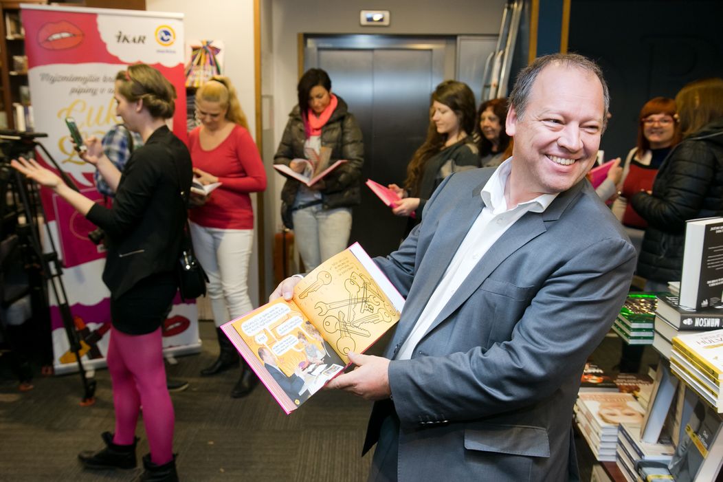 Matthias Settele počas krstu knihy Cuky Luky