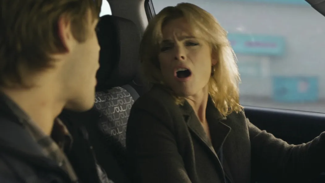 Erika Eleniak vo filme Vianočný tanec