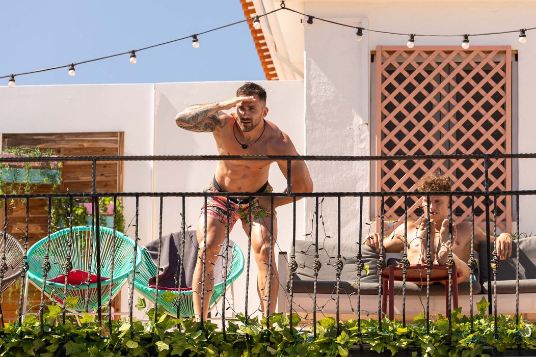 Prichádza Dano do Love Islandu