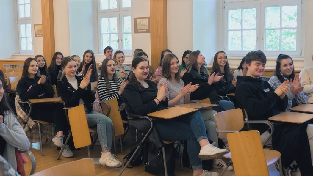 Maroš prišiel Vanesu pozvať do Extrémnych premien priamo do školy.