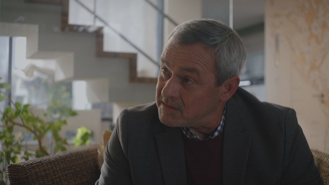 Andrej zistí detaily z Laurinej minulosti.