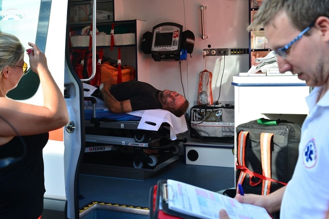Farmárska misia bývalého vojaka sa skončila v sanitke