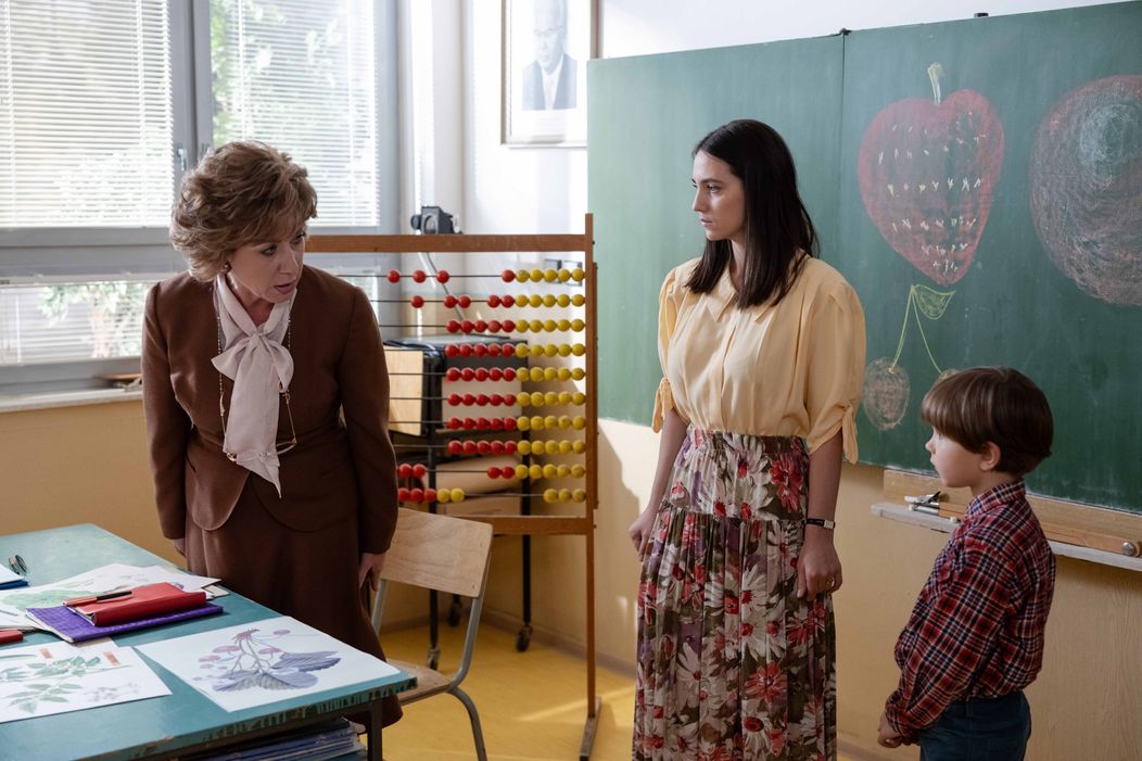 Gabriela Dzuríková, Ráchel Šoltésová a Liam Nemček v seriáli Sľub