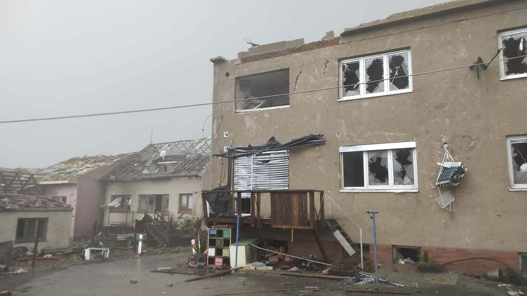 Škody po tornáde v okrese Hodonín v Česku