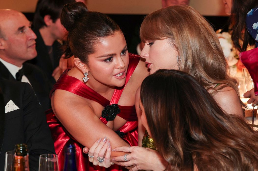 Selenu Gomez a Taylor Swift prichytili pri ohováraní