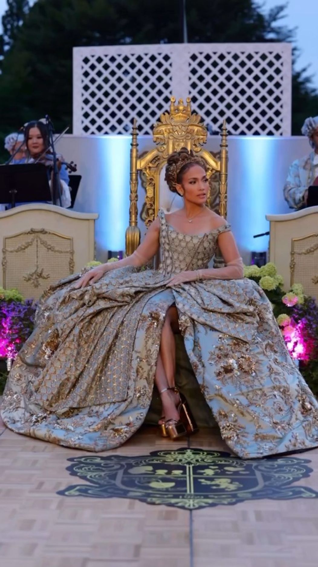 Jennifer Lopez oslávila 55. narodeniny na motív slávneho seriálu.
