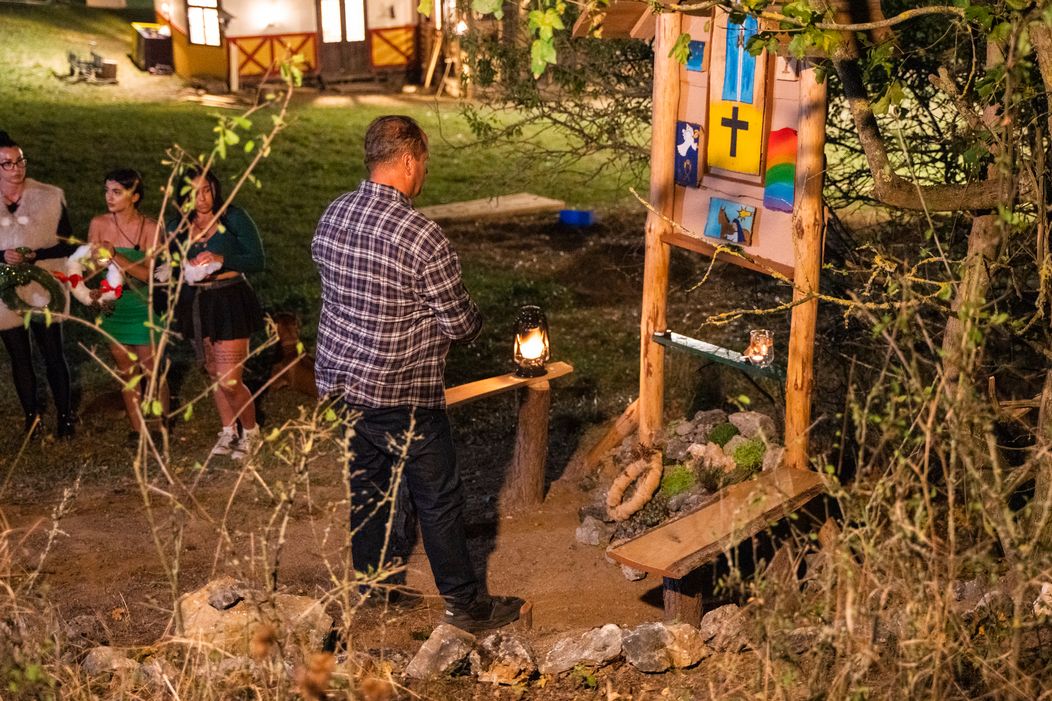 Pamiatka zosnulých - pietna spomienka na Farme