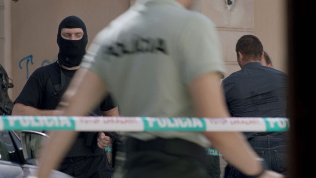 Rukojemnícka dráma aj streľba dali policajtom zabrať