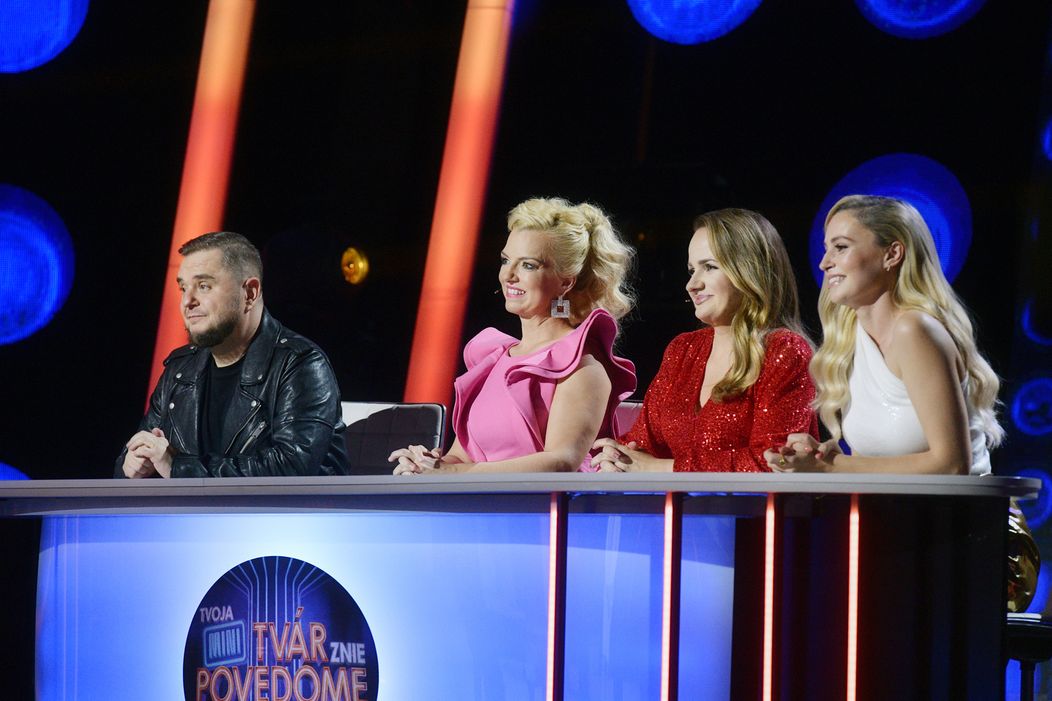 Trojica porotcov s mentorkou Máriou Čírovou.