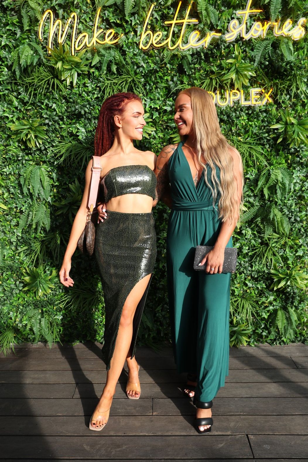 Rachel si s priateľkou si užila divoký Survivor večierok