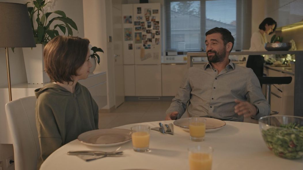 Jakub pripravil Eve prekvapenie a skončili v posteli.