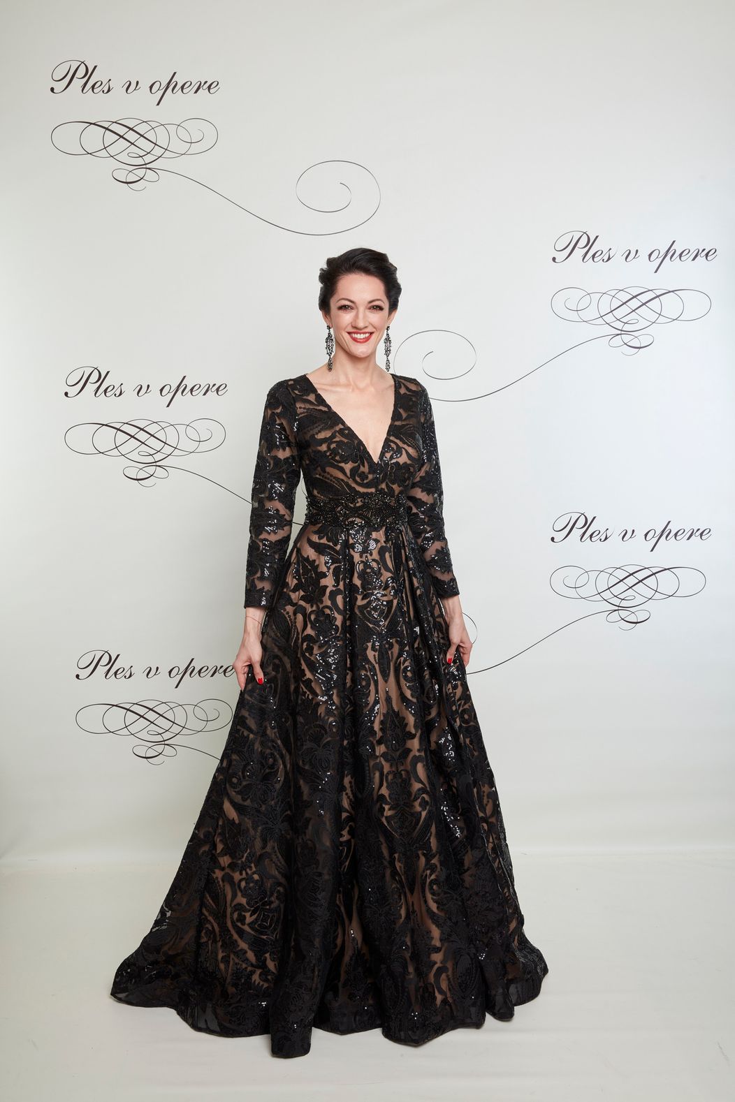 Chlapec bagrom zvalil železnú bránu